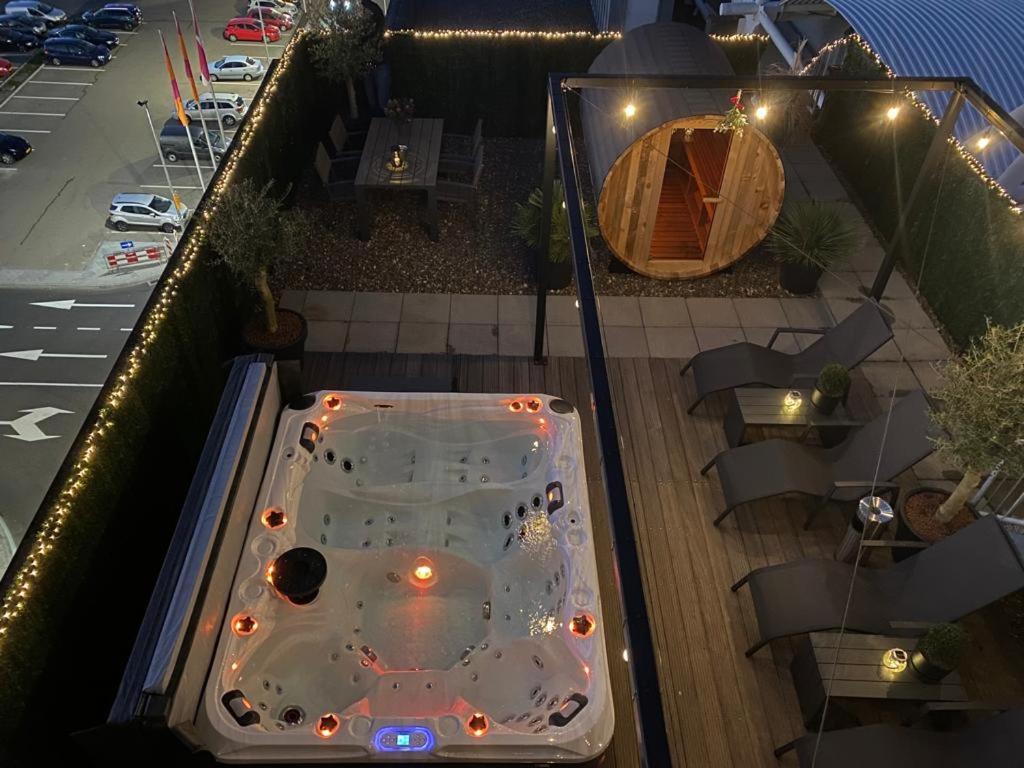 Wellness Dome Penthouse Suite Kerkrade Exterior photo