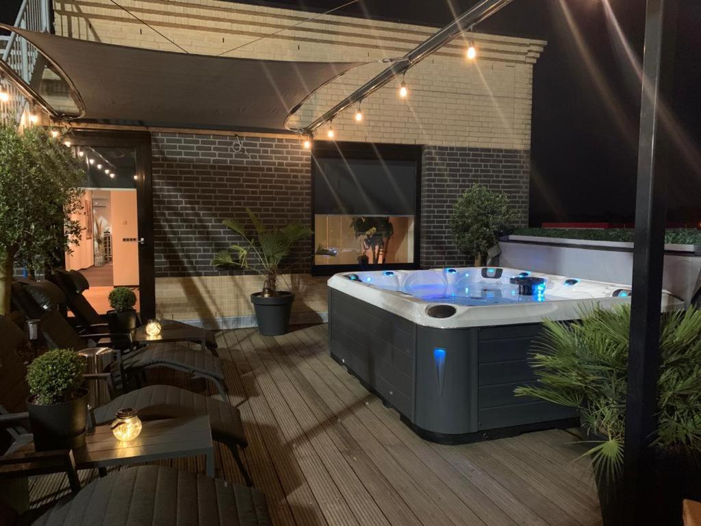 Wellness Dome Penthouse Suite Kerkrade Exterior photo